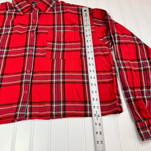 Stranger Things Women's M 8-10 Red Plaid Crop WSQK Shirt - Picture 2 of 12